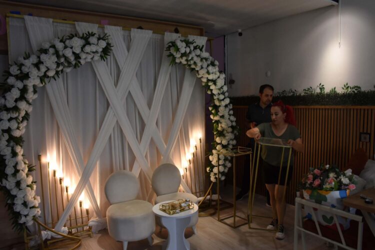 İzmir'de imece usulü dayanışmayla nişan sevinci