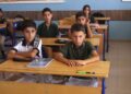 Öğretmenlerinin desteğiyle aştıkları kekemelik sorununun ardından okula yeniden bağlandılar