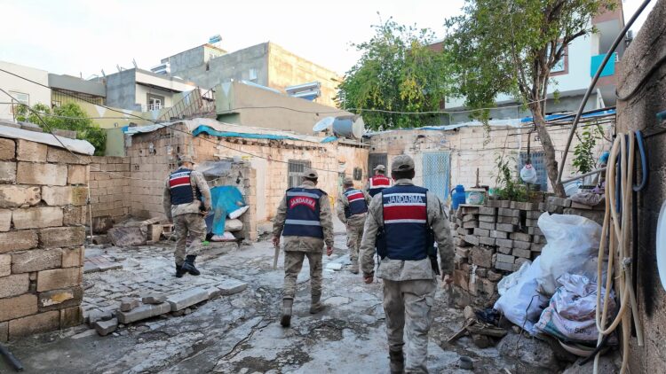 Sokak çetesine operasyon; 32 şüpheli hakkında adli işlem