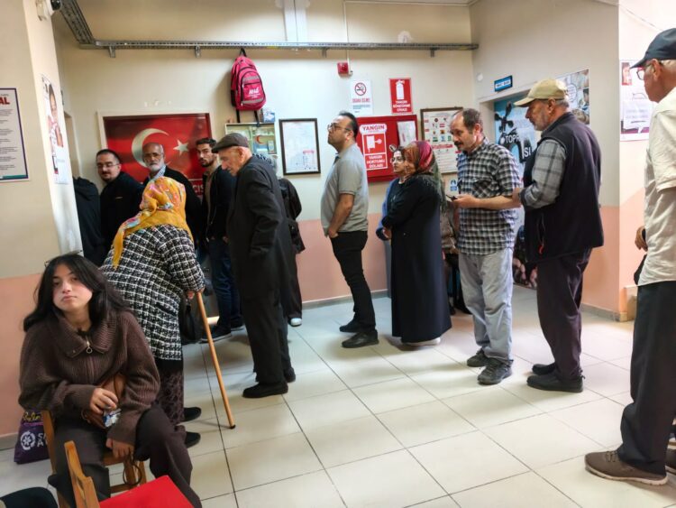 6 beldede yapılan ara seçimlerde, 6 beldenin 5'ini AK Parti kazandı