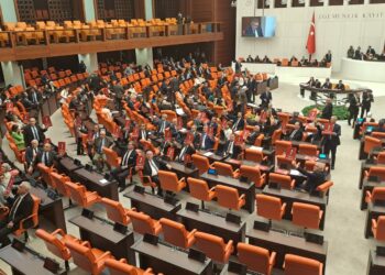 TBMM'nin çalışma süresi uzatıldı