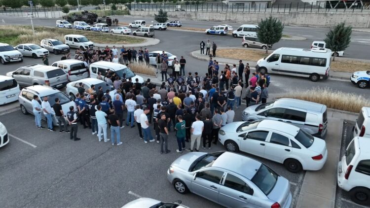Diyarbakır merkezli 5 ilde yasa dışı bahis operasyonu: 51 gözaltı