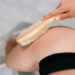 Kuru fırçalama (Dry Brushing) nedir? Selülite iyi gelir mi?