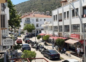 Akdeniz'de 5.3 büyüklüğünde deprem