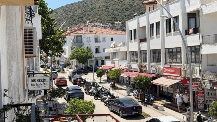 Akdeniz'de 5.3 büyüklüğünde deprem