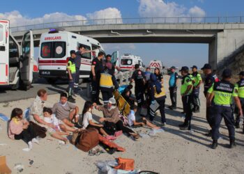 Aksaray’da otobüs yoldan çıktı; 40 yaralı