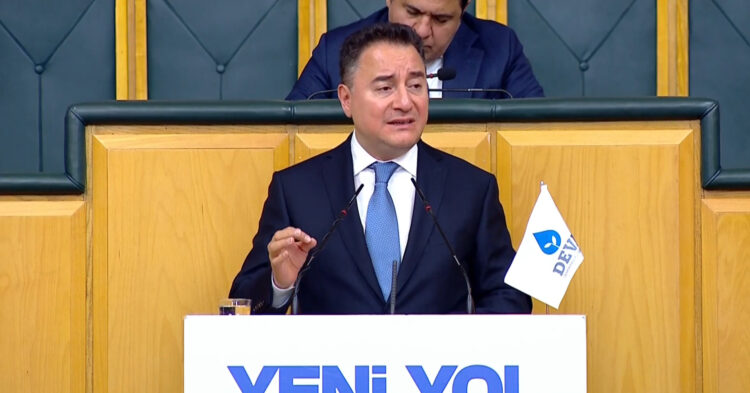 Ali Babacan'dan 15 Temmuz mesajı: "Millet iradesini yok sayanlara geçit verilmeyecek"