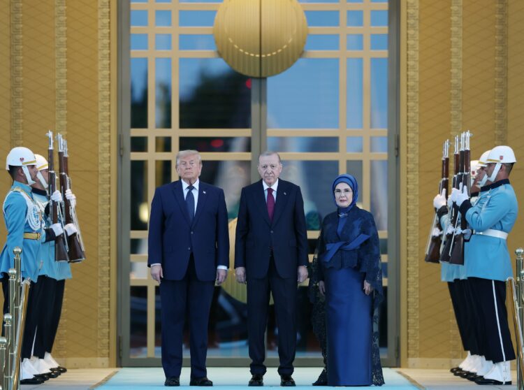 Külliye'de diplomasi zirvesi! Erdoğan çifti NATO liderlerini ağırladı