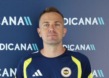 Fenerbahçe’nin milli futbolcularının yanı sıra Diego Carlos ve Nene Avusturya kampına katılacak