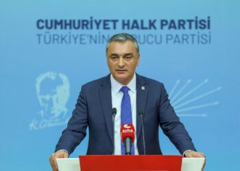 CHP'de 4 il başkanı görevden alındı, 5 il başkanlığına görevlendirme yapıldı