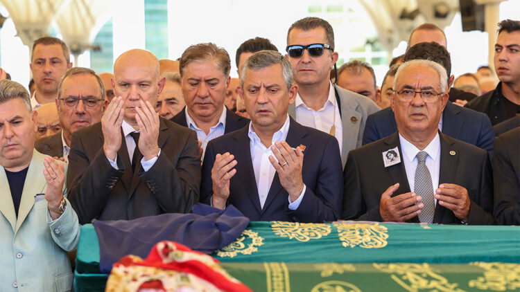 Olcay Baykal son yolculuğuna uğurlandı