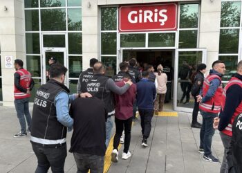 81 ilde FETÖ operasyonu; 968 şüpheli hakkında gözaltı kararı