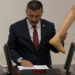 TSK'nın 2 yıl Somali'de görev yapmasına ilişkin tezkere kabul edildi; İYİ Partili Selçuk Türkoğlu kürsüye protez bir bacakla çıktı