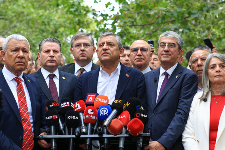 Özgür Özel, YENİ Parti’nin kuruluşunu duyurdu; Gazi Mustafa Kemal Atatürk'ün ilerlediği yoldayız
