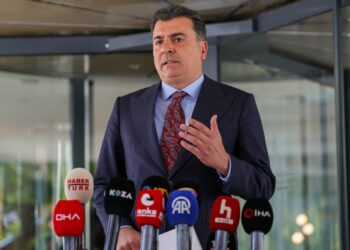 CHP İstanbul Milletvekili Zeynel Emre'den yeni parti açıklaması