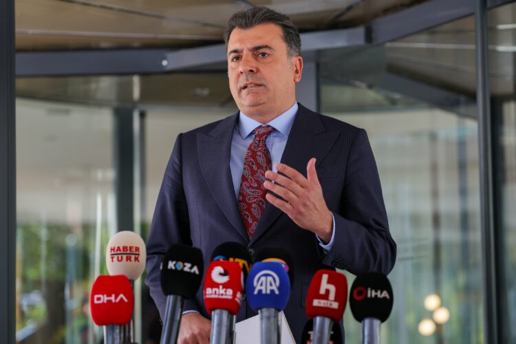 CHP İstanbul Milletvekili Zeynel Emre'den yeni parti açıklaması