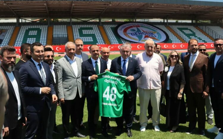 Bakan Bak'tan Muğlaspor'a stadyum müjdesi