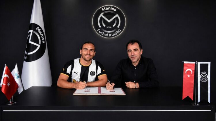 Manisa FK imza şov yaptı