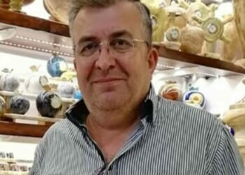 Dere yatağına devrilen traktörün sürücüsü öldü