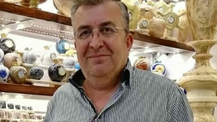 Dere yatağına devrilen traktörün sürücüsü öldü