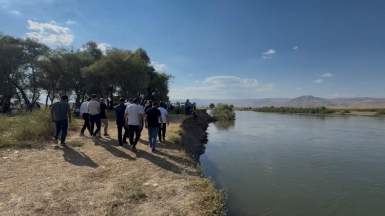 Murat Nehri'nde kaybolan Berat, dron ve İHA ile aranıyor