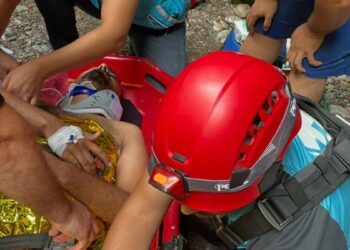 Osmaniye'de kanyonda düşen kişi, askeri helikopterle kurtarıldı