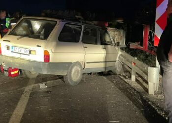Kastamonu'da otomobil ile traktör çarpıştı: 1 ölü, 1 yaralı
