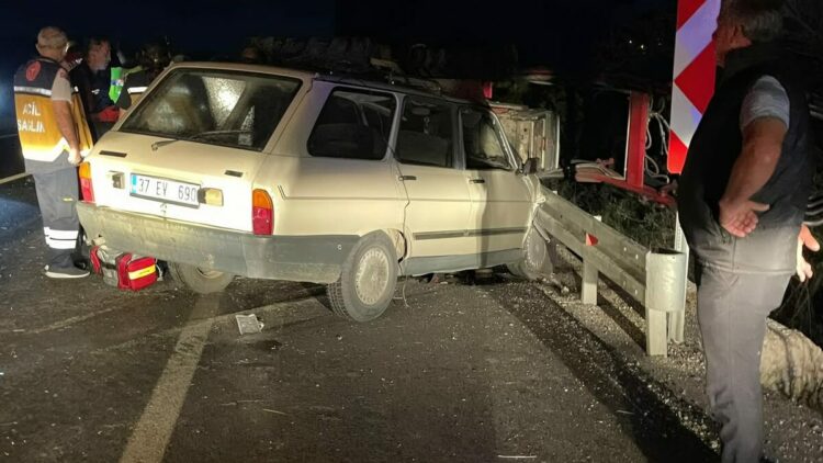 Kastamonu'da otomobil ile traktör çarpıştı: 1 ölü, 1 yaralı
