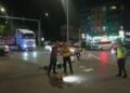 Motosiklet, hafif ticari araca çarptı; 2'si ağır, 5 yaralı