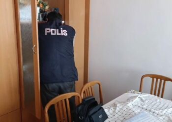 Konya merkezli 8 ilde FETÖ operasyonu: 21 gözaltı