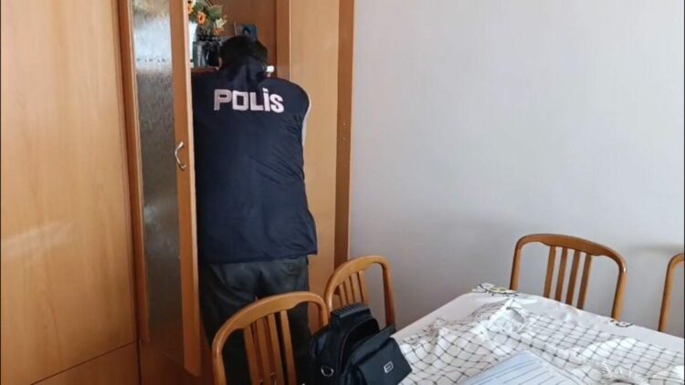 Konya merkezli 8 ilde FETÖ operasyonu: 21 gözaltı