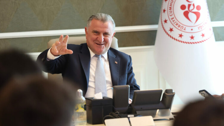 Bakan Bak: İstikrarlı başarılarla voleybol ülkesi haline geldik