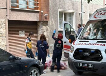 Korkulukları kırılan pencereden düşen kadın öldü
