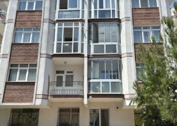 Ablasının cesedi ile 1 hafta aynı evde kalan engelli, hastaneye kaldırıldı
