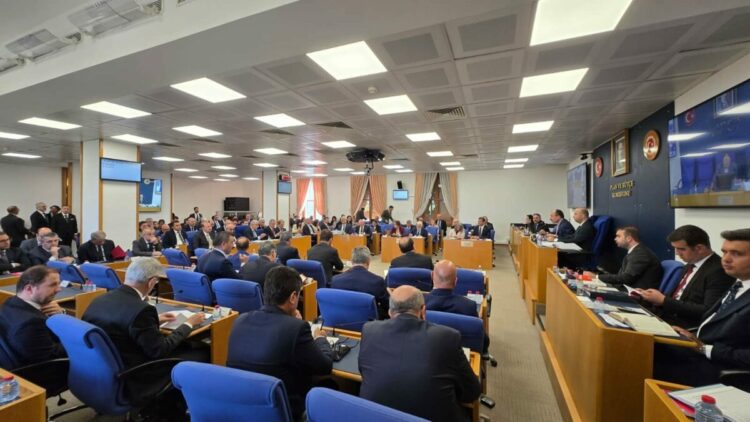 Emekli aylığı düzenlemesini içeren kanun teklifi komisyonda
