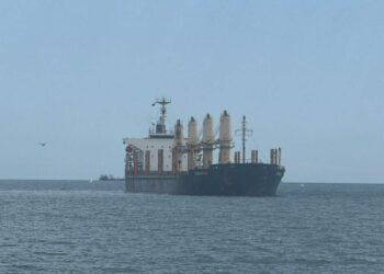 Tekirdağ açıklarında karaya oturan geminin kaptanı kurtarma talebinde bulunmadı
