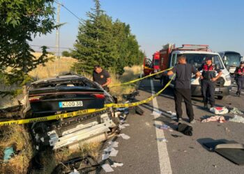 Gurbetçi ailenin otomobili takla attı: 3 ölü, 1 yaralı