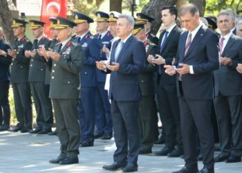İzmir'de 15 Temmuz şehitleri dualarla anıldı