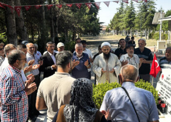 Şehadetinin 10’uncu yıl dönümünde Ömer Halisdemir’in kabrine ziyaretçi akını