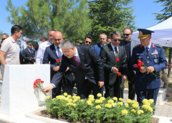 15 Temmuz şehidi polis memuru, Eskişehir'de mezarı başında anıldı