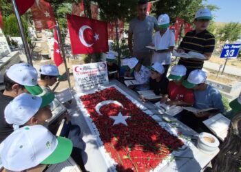 Öğrencilerden 15 Temmuz şehidi için hatim