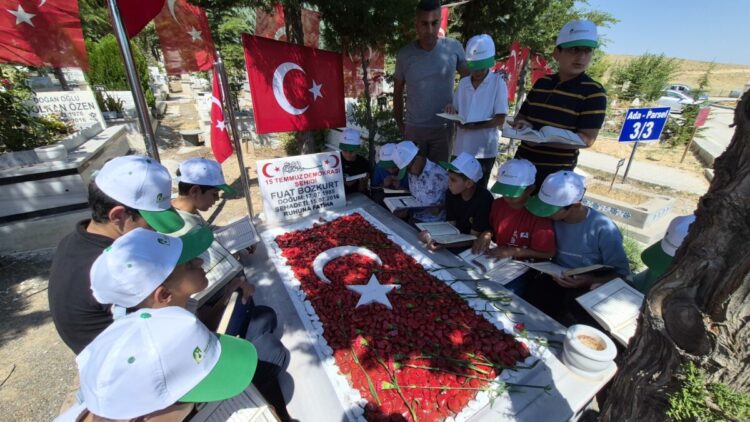 Öğrencilerden 15 Temmuz şehidi için hatim