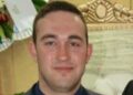 Şehit polis memuru oğlunun mezar taşını öpüp, dua etti