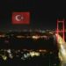 15 Temmuz Şehitler Köprüsü çevresinde dronlarla ışık gösterisi yapıldı