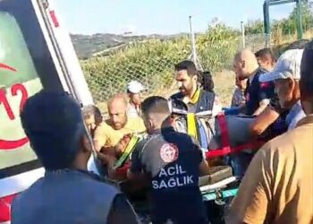 Bursa'da freni boşalan traktörün altında kalan sürücü ağır yaralandı