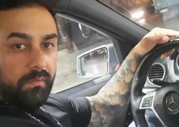 Otomobilde husumetlisi tarafından bıçaklanarak öldürüldü