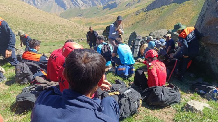 Cilo Sat Dağı’nda kaybolan dağcı için arama çalışmaları 2'nci gününde