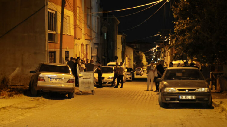 Eskişehir’de komşu iki aile arasında kavga: 1’i polis 11 yaralı