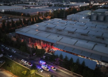 Eskişehir'de plastik fabrikasında yangın