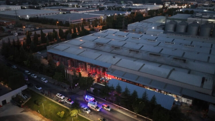 Eskişehir'de plastik fabrikasında yangın